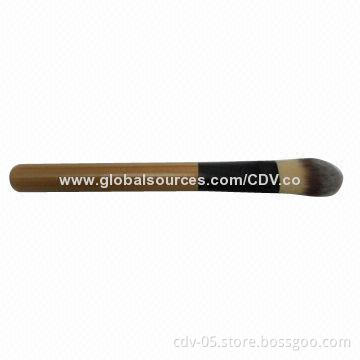 Foundation makeup brushes, made of original bamboo handle with tricolor synthetic hair